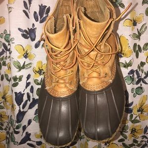 LL Bean Duck Boots 8in